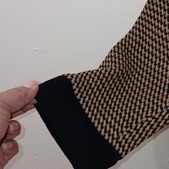 Stylish Black and Brown Women's Sweater - Picture 6 of 8